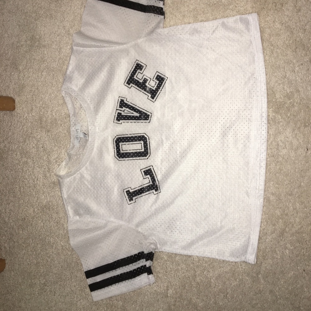 White tee shirt